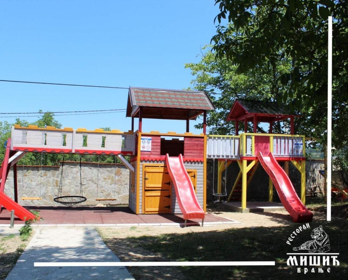 Готель Zoo Misic Prenociste Вранє Екстер'єр фото